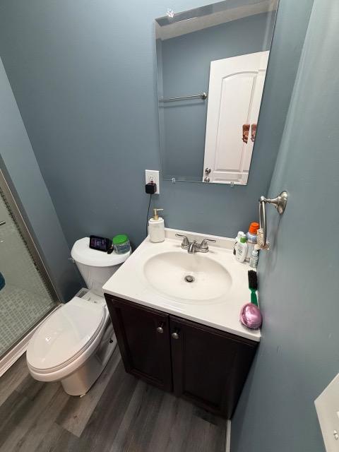 Guest bathroom, top to bottom — after cleaning