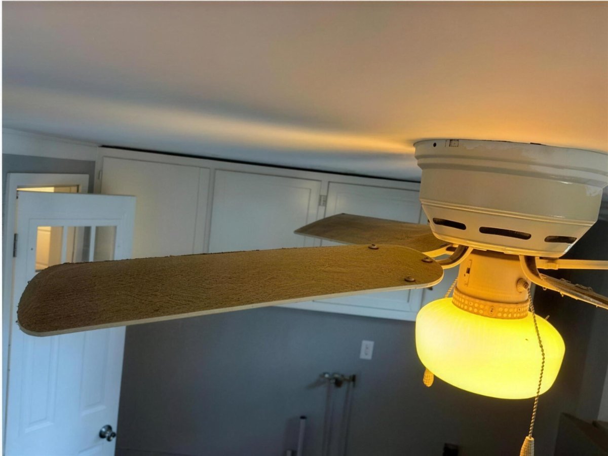 Ceiling fan, dust removal — before cleaning